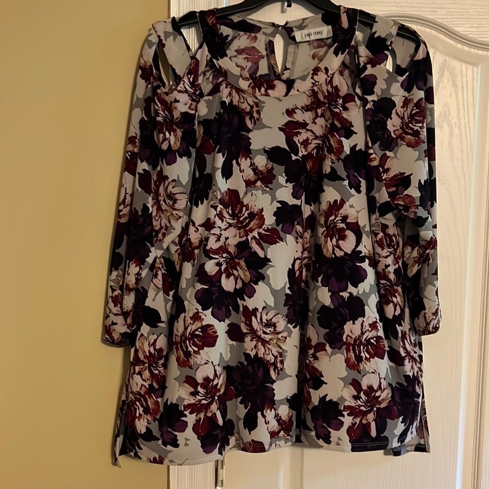 Jones Studio Cold shoulder tunic